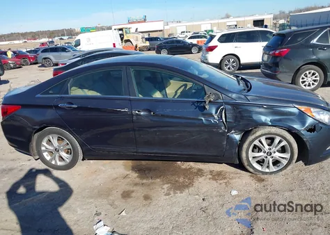 2013 Hyundai Sonata Limited z USA, uszkodzony, nr VIN 5NPEC4AC0DH787697
